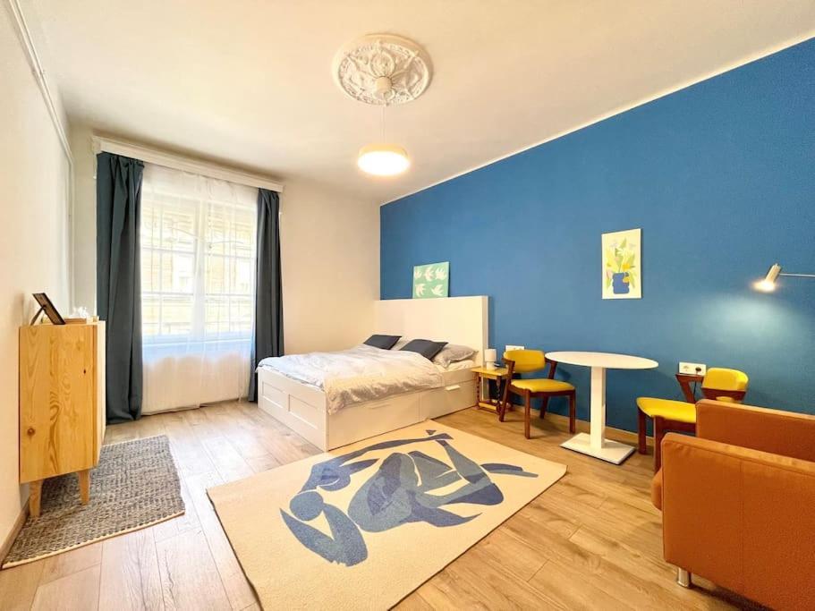 Apartment Stray Birds Fashion With 2ppl/wifi/ac